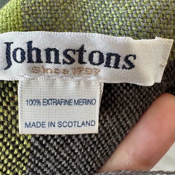 Johnstons of Elgin Scotland Merino Wool Tartan Bold Plaid Fringe Scarf 30" - Picture 4 of 4